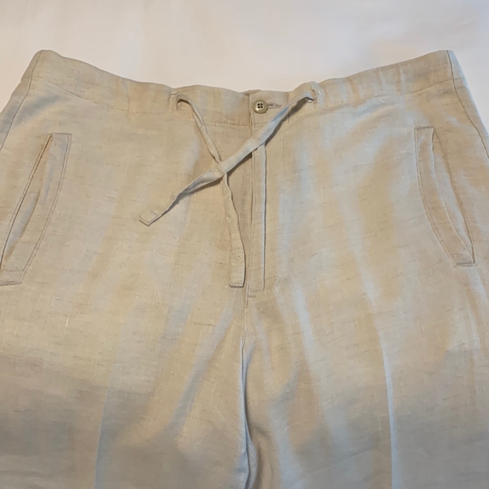 Men’s casual khaki pant, size medium
